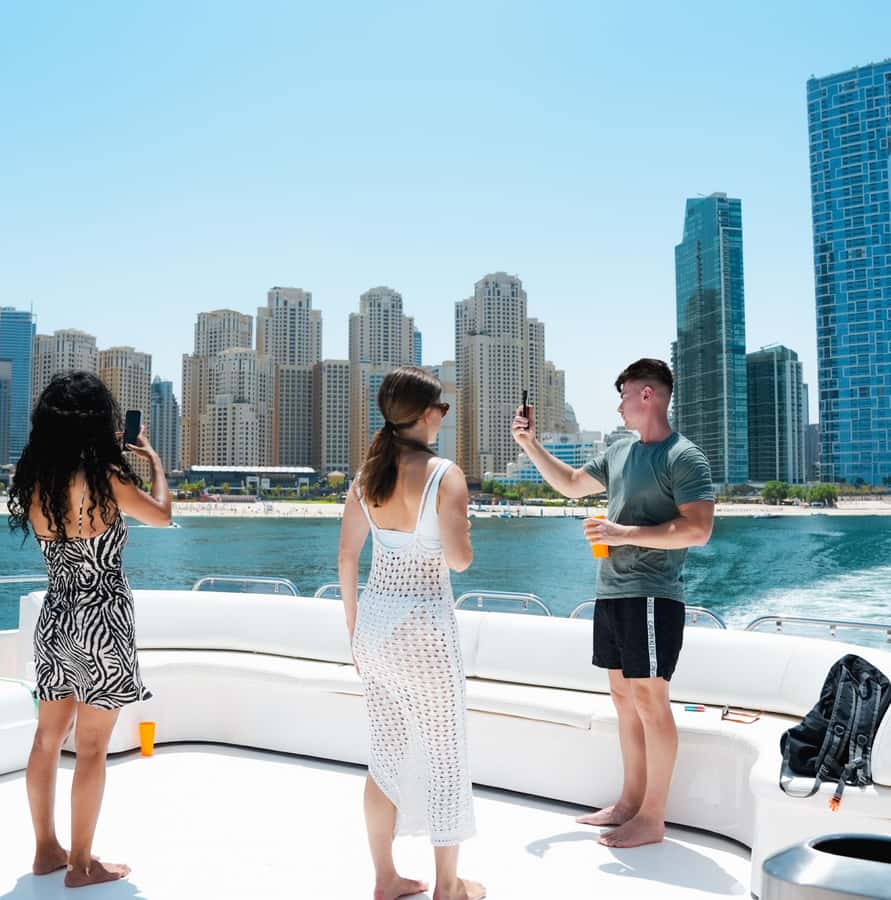 Dubai: Instagrammable Yacht Tour with Drinks & Ain/JBR Views - Is $25 a good deal?