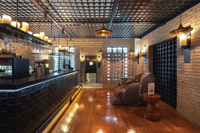 Dubai International Airport (DXB) T3/T1/T2 VIP Lounge Access - Arriving, finding the desk, and getting inside