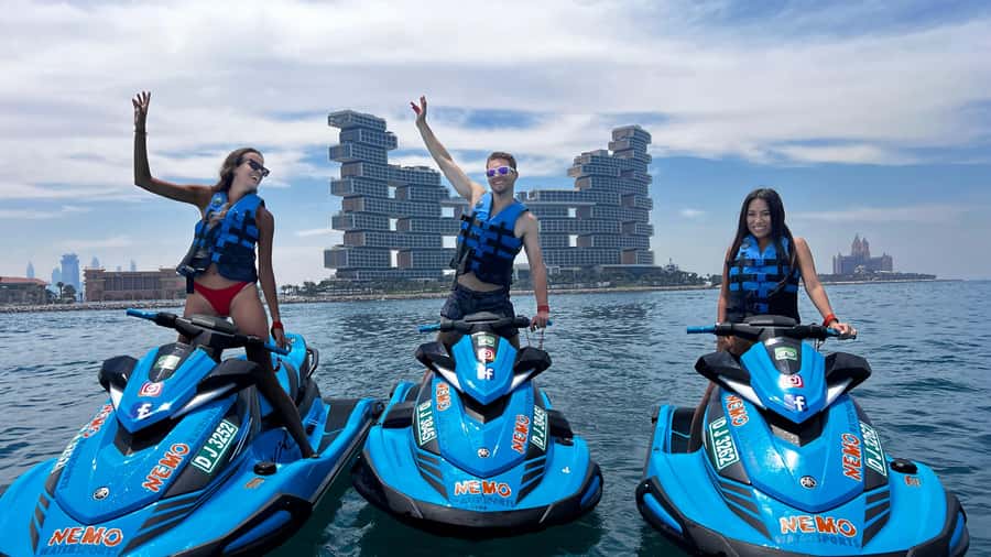 Dubai: Jet Ski to Atlantis with Videos, Photos and Ice Cream - Five minutes of safety instruction