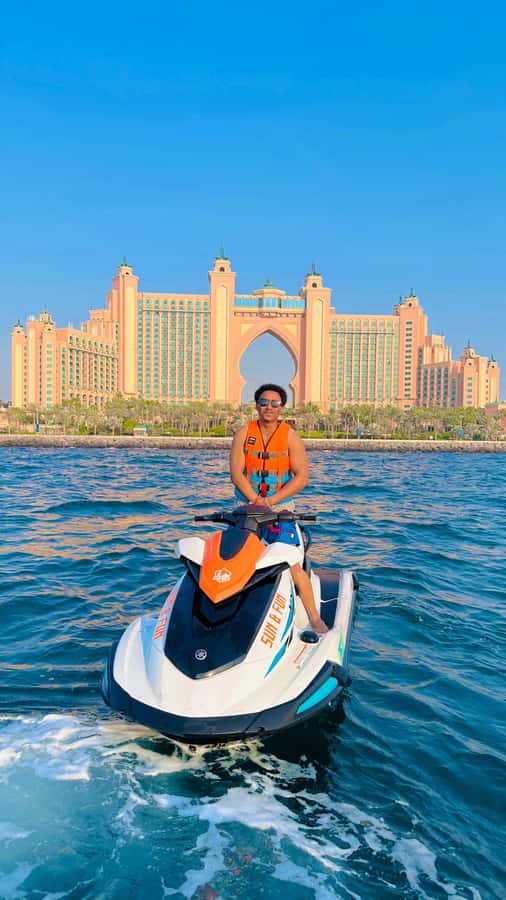 Dubai jet ski: visit the Burj al Arab and Atlantis with photos and videos - The guide makes the difference