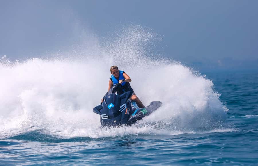 Dubai: Jetski, Burj Khalifa, Burj Al Arab, Juice, & Photos - What the 30 minutes really feels like