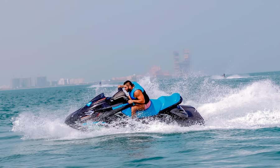 Dubai: Jetski Ride up to 2 People with Photos & Refreshments - From Fishing Harbour 1 to the open sea