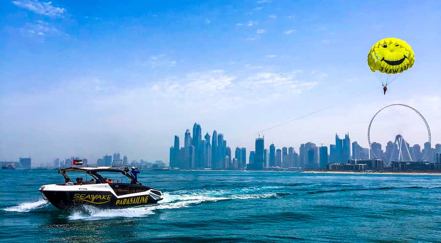 Dubai Jumeirah Parasailing adventure with breathtaking views - Safety instructions from the SeaWake crew