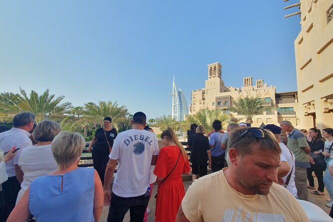 Dubai Layover Stopover & Transit Tour with Private Transfers - Burj Khalifa, Dubai Mall, and the fountain