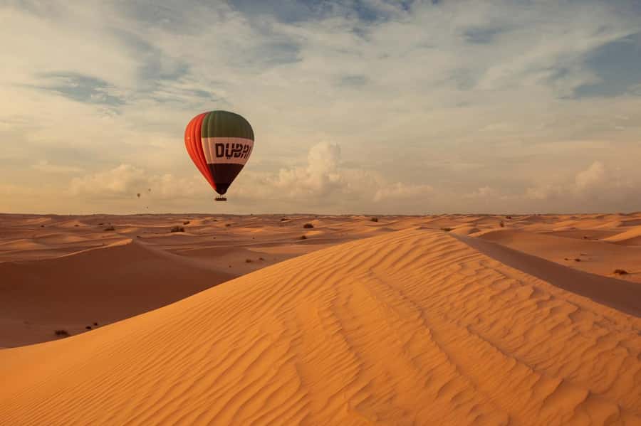 Dubai: Luxury Balloon Flight with Michelin-Curated Breakfast - Practical packing advice for the five-hour outing