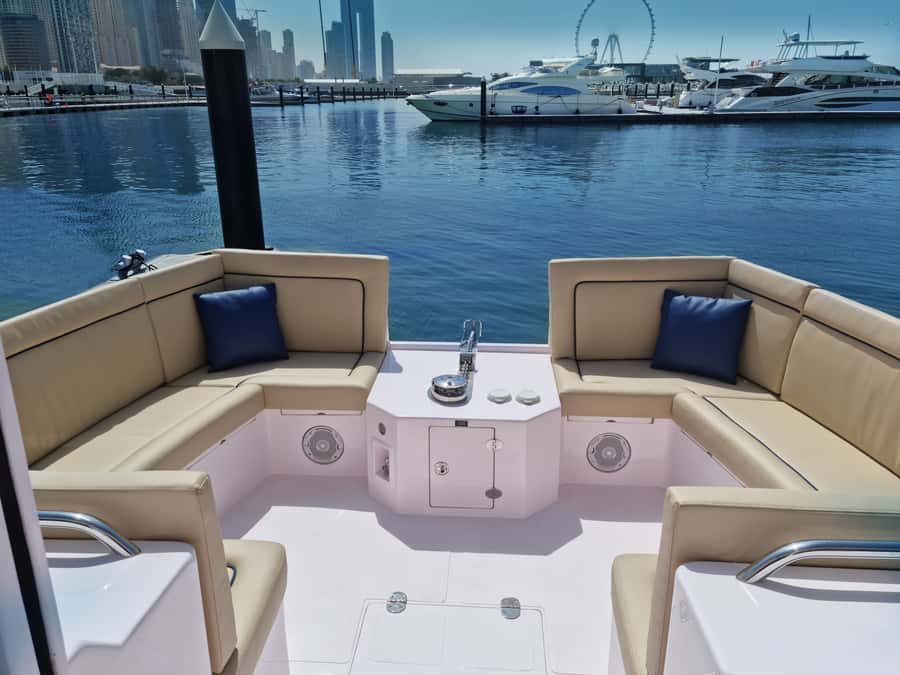 Dubai: Luxury Sightseeing Cruise with Food and Drinks - Boarding at Pier 7 beside Dubai Marina