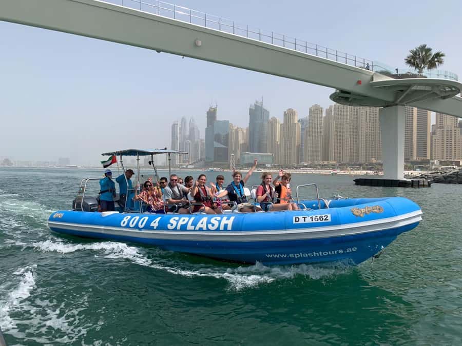 Dubai Marina : 1.5-Hour Atlantis Sightseeing Speedboat Tour - The Guides Make the Difference
