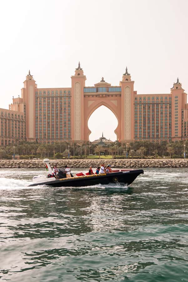 Dubai Marina: 1-Hour Luxury Sightseeing Speedboat Tour - Why the Black Boats feel more premium