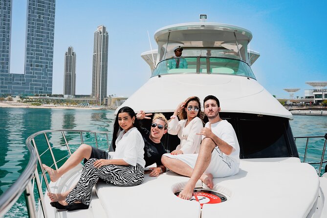 Dubai Marina 1hr Yacht tour with Drinks - Dubai Harbour and the changing skyline