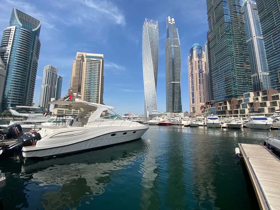Dubai Marina: 2-Hour Mini Yacht Ride - Why a private yacht is a smart way to see Dubai