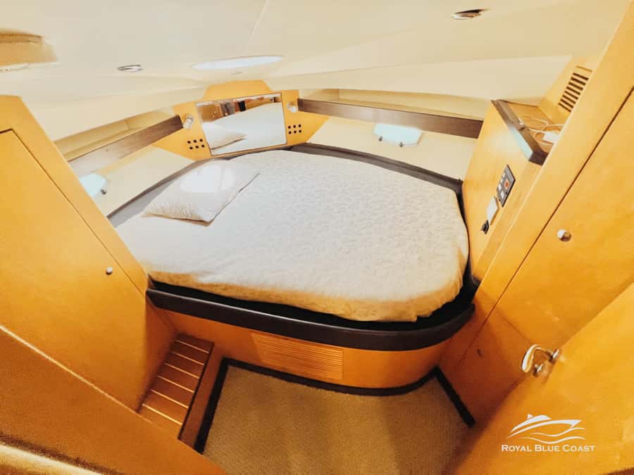 Dubai Marina: 2-Hour Mini Yacht Ride - Atlantis and the Palm-side views