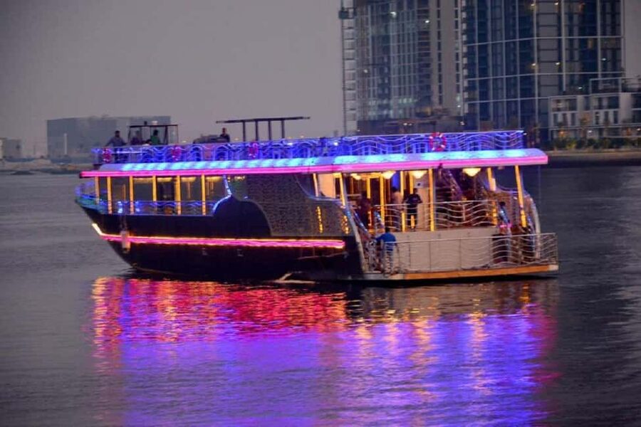 Dubai Marina Dhow Cruise: Dinner Buffet & Live Entertainment - Key points to know before booking