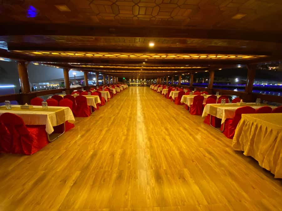 Dubai Marina: Dinner Cruise in a Traditional Boat - Key Points Before You Book