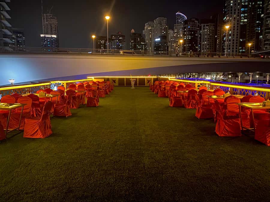 Dubai Marina: Dinner Cruise in a Traditional Boat - Who Will Enjoy the Ocean Empress Most?