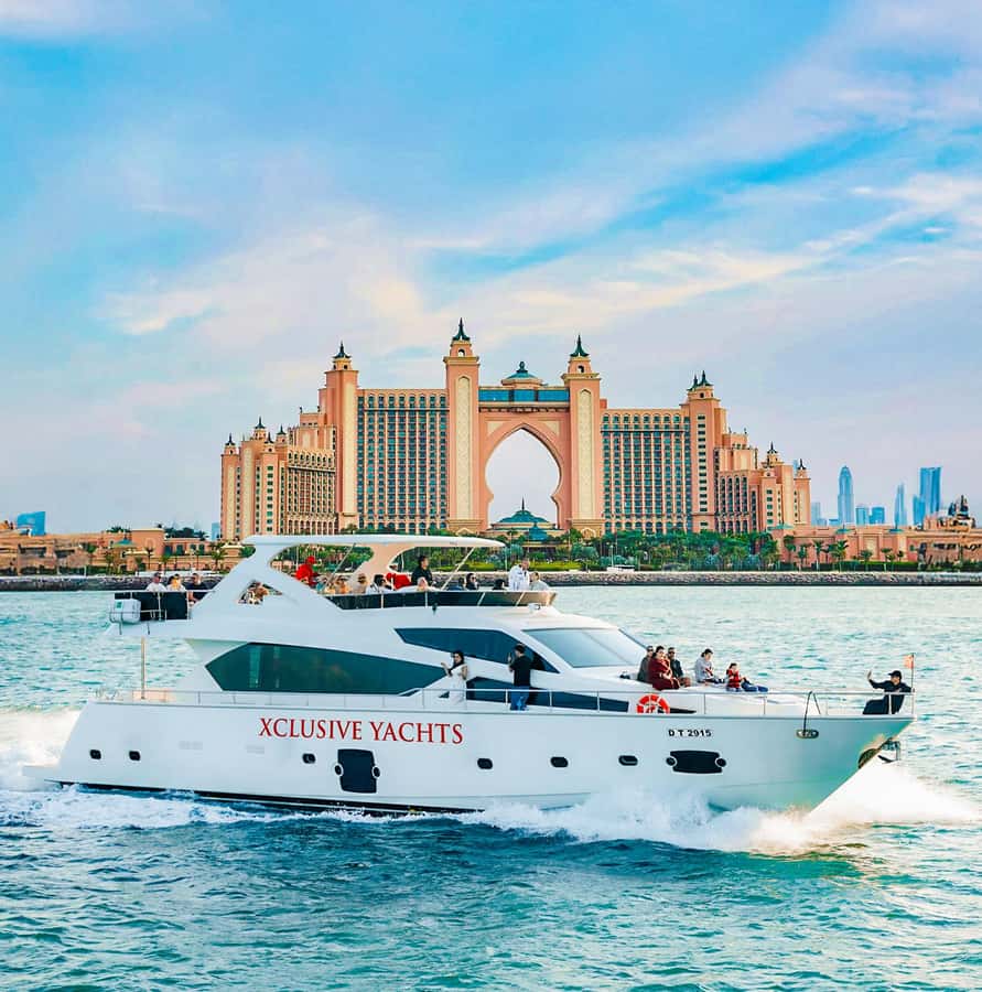 Dubai Marina: Luxury Yacht Tour with Breakfast or BBQ Option - Quick points to know before booking