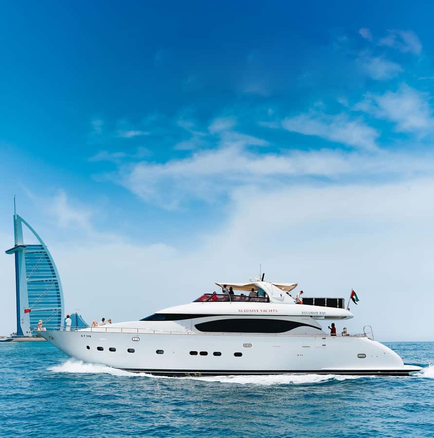 Dubai Marina: Luxury Yacht Tour with Breakfast or BBQ Option - What this Dubai Marina yacht cruise is really like