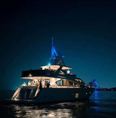 Luxury Yacht Tour with Breakfast or BBQ Option