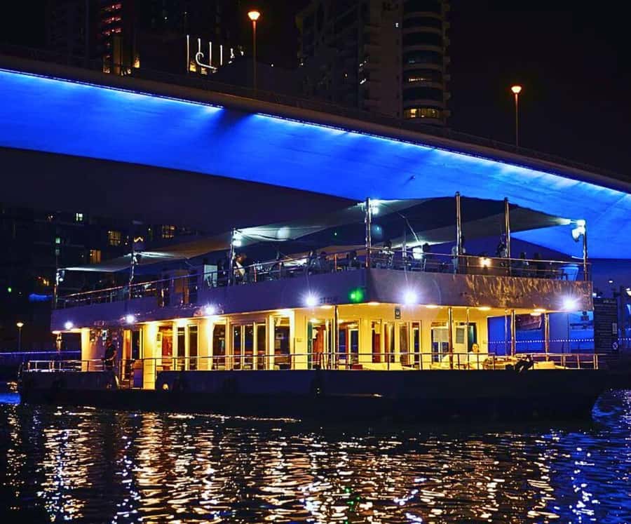 Dubai: Marina Premium Dinner Cruise with Unlimited Drinks - Dinner: a useful BBQ buffet, not fine dining