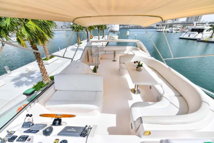 Dubai: Marina Private Luxury Yacht Tour - Choosing between two hours and three