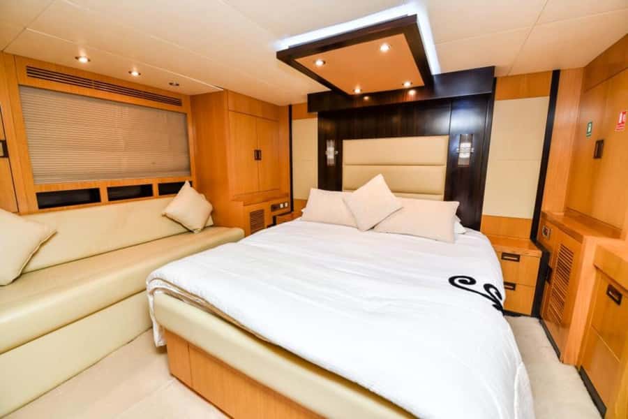 Dubai: Marina Private Luxury Yacht Tour - Price, group size, and overall value