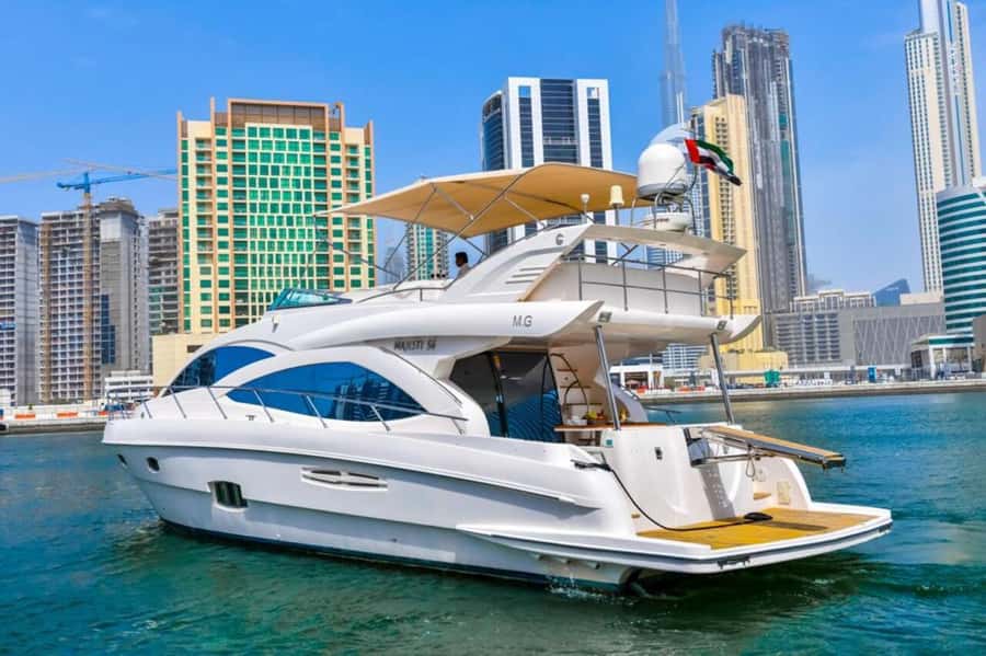 Dubai: Marina Private Luxury Yacht Tour - Leaving Dubai Marina and passing the first sights