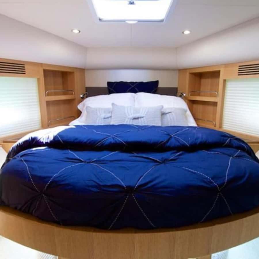 Dubai: Marina Sightseeing on Yacht with Breakfast - What is served for breakfast