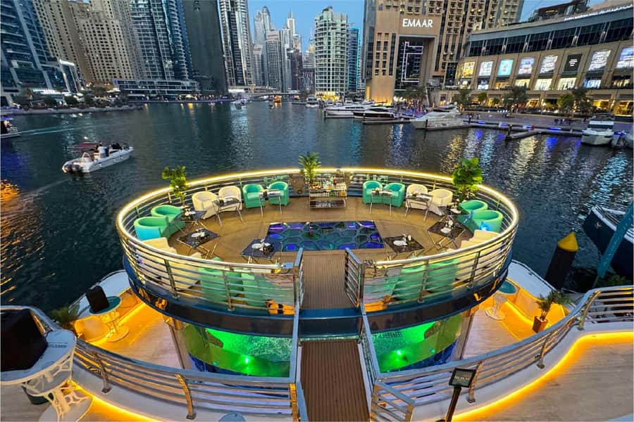 Dubai: Mega Yacht Dinner Cruise with Buffet - How much value do you get for $82?