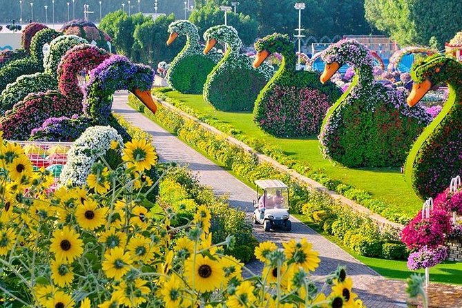 Dubai Miracle Garden with private round trip transfers - Entering the garden with tickets arranged