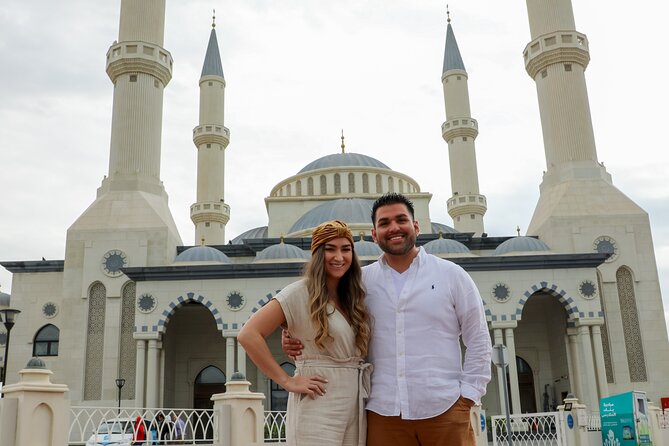 Dubai Old and Modern City Tour with Blue Mosque Visit - Gold and Spice Souks: atmosphere with limited shopping time