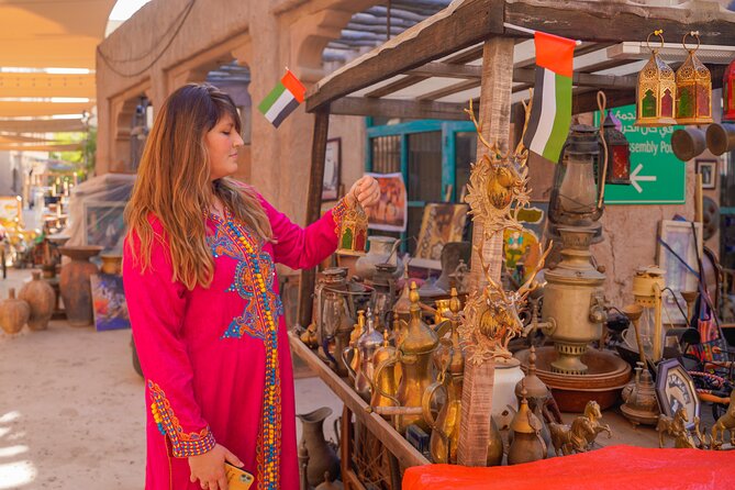 Dubai Old and Modern City Tour with Blue Mosque Visit - Al Fahidi and the Al Khayma Heritage House