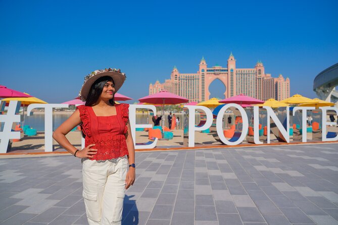 Dubai Old and Modern City Tour with Blue Mosque Visit - What the guide adds to the day