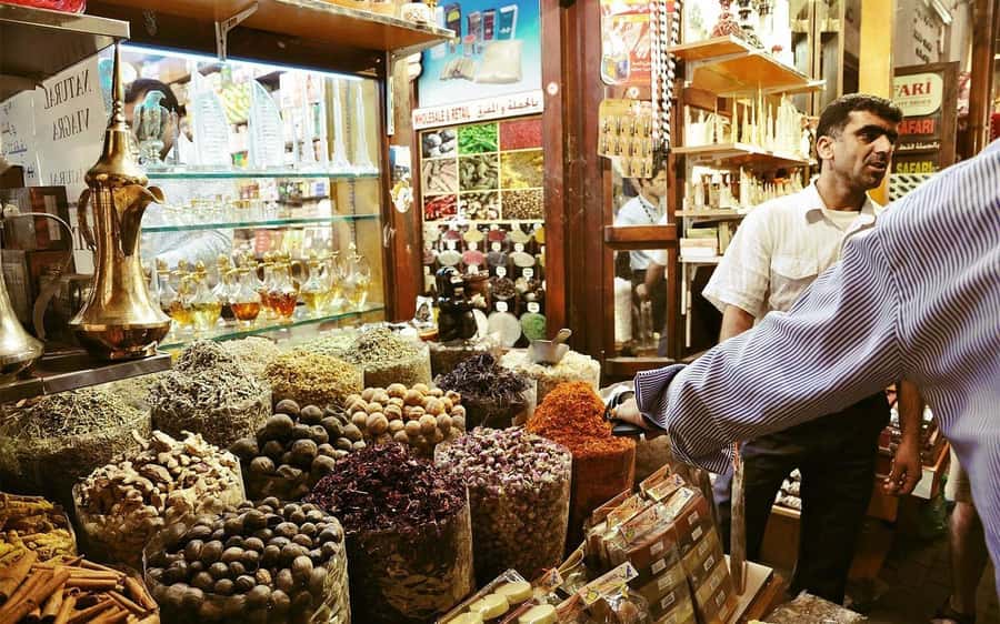 Dubai: Old City Walking Tour with Abra Ride - Al Bastakiya and Al Fahidi’s wind towers