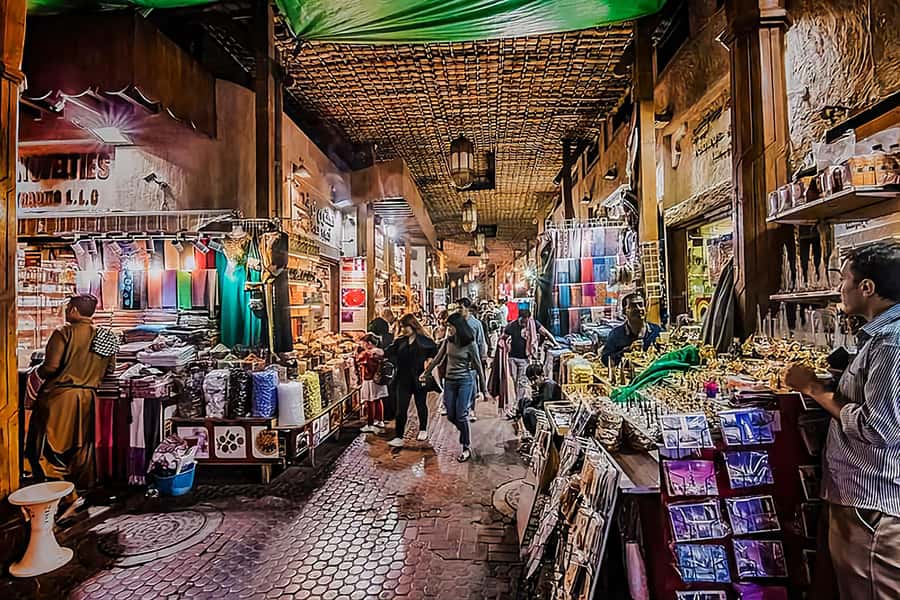 Dubai: Old to New Dubai Private Half-Day Sightseeing Tour - Crossing Dubai Creek by traditional abra
