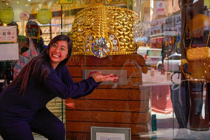 Dubai: Old Town, Souks, Street Food, Guided Tour & Abra Ride - Gold Souk: spectacle rather than a shopping obligation