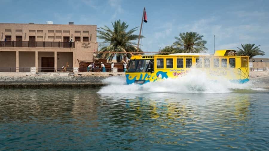 Dubai: Old town tour with Wonder Bus, souks, Creek and Guide - What the one-hour schedule really means