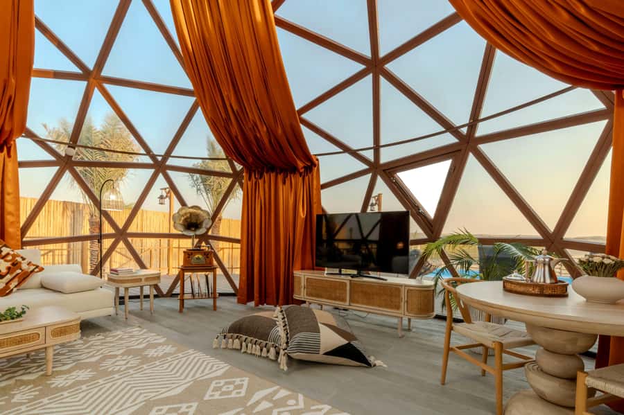 Dubai: Overnight Safari with Luxury Dome Stay & Stargazing - Camel riding at golden hour