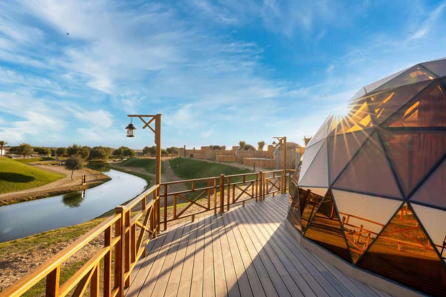 Dubai: Overnight Safari with Luxury Dome Stay & Stargazing - BBQ dinner, performances, and telescope stargazing