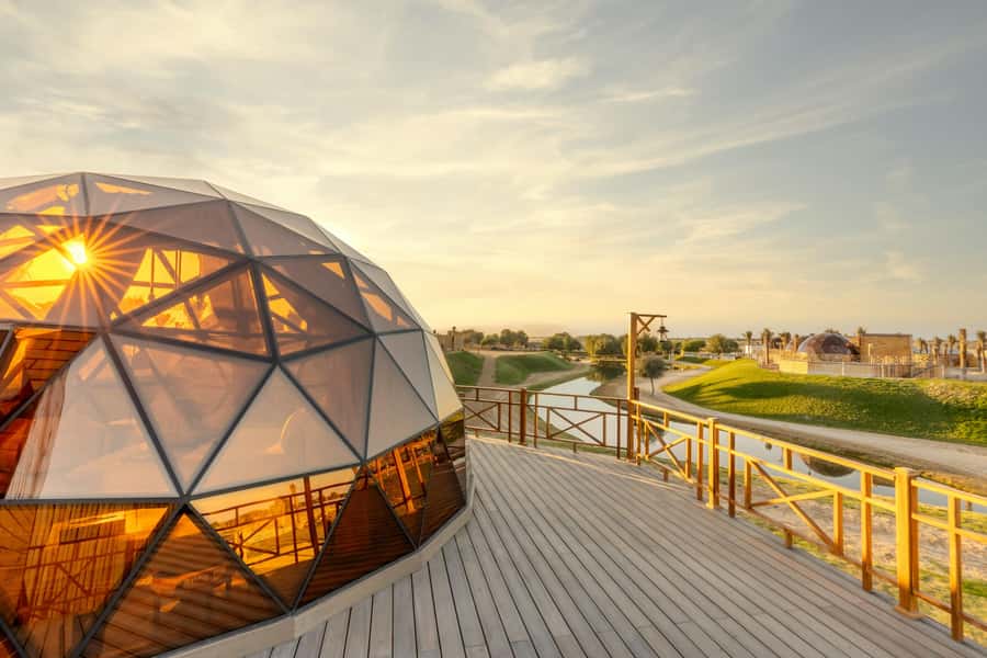 Dubai: Overnight Safari with Luxury Dome Stay & Stargazing - Red dunes, sandboards, and desert wildlife
