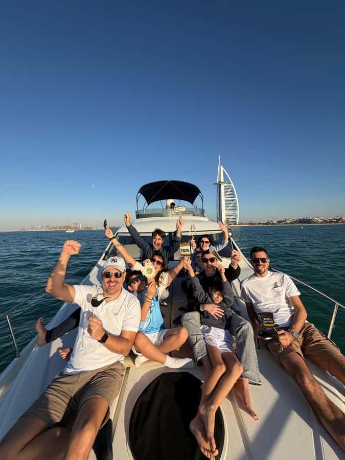 Dubai: Palm Jumeirah luxury private yacht Tour - What this Dubai yacht cruise is really like