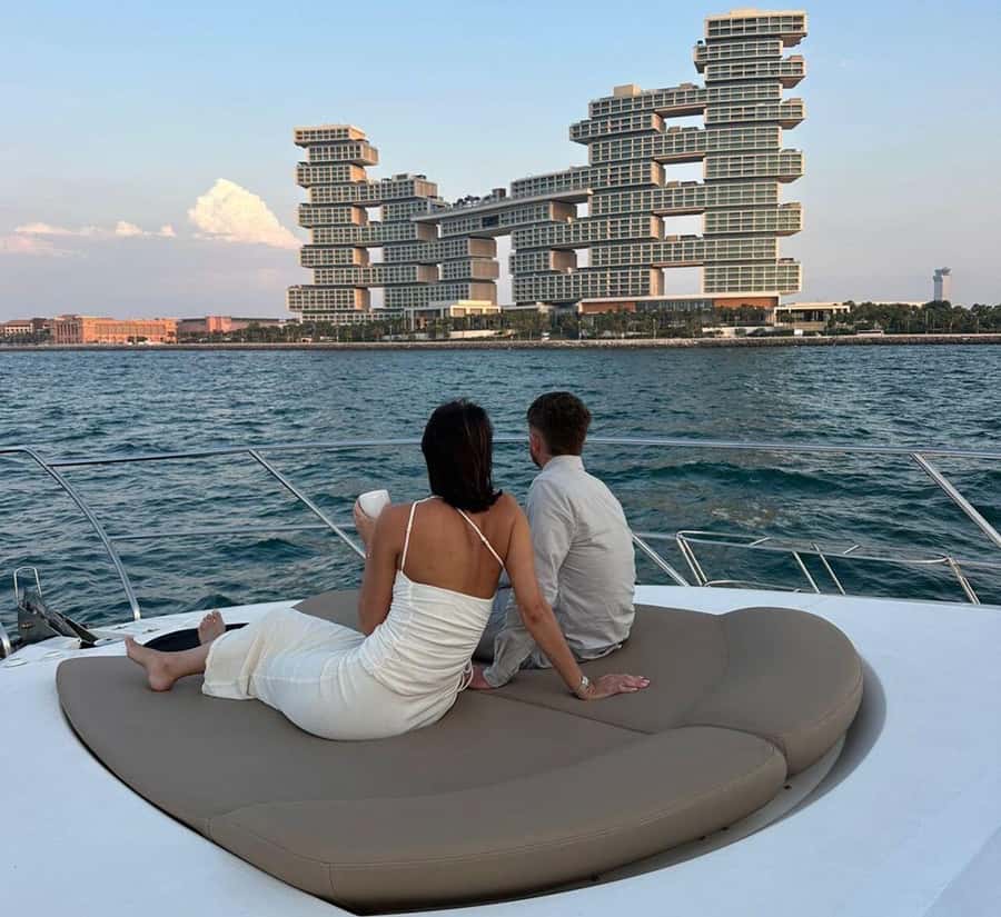 Dubai: Palm Jumeirah luxury private yacht Tour - The crew and the feel of the trip