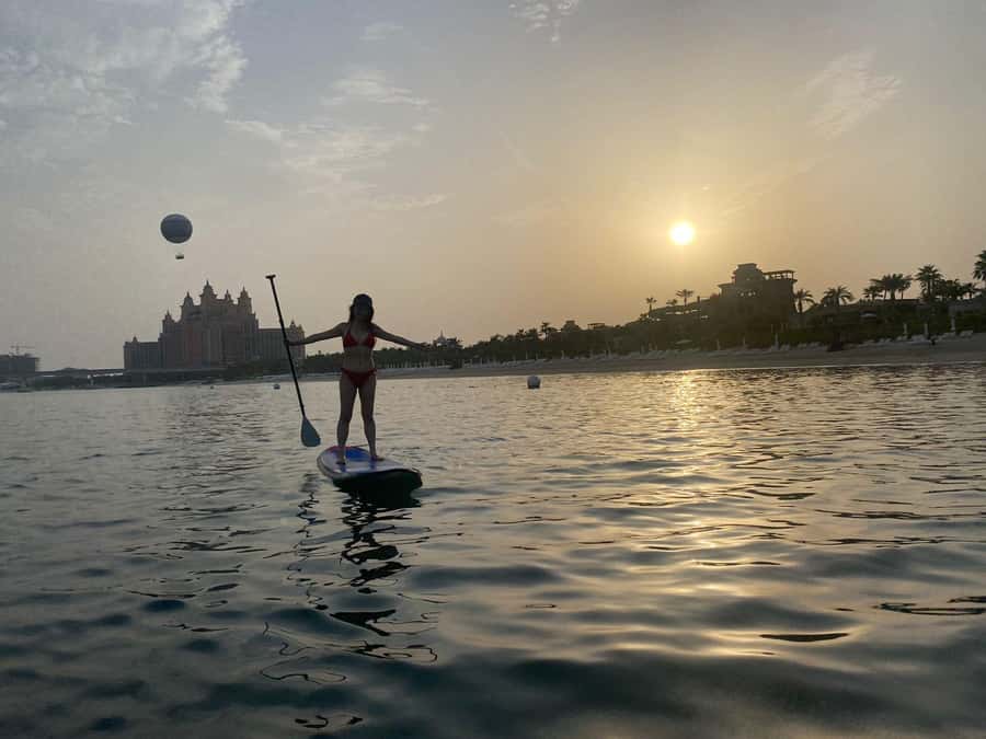 Dubai: Palm Jumeirah Paddle Boarding Tour - Meeting Your Guide at the Hotel Jetty