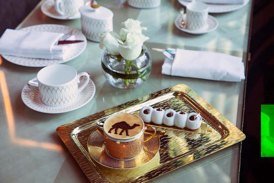 Dubai: Plato's Afternoon Tea in Atlantis the Palm - The setting: pool views and polished hotel style