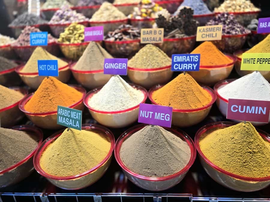 Dubai: Premium Old Town, Street Food, Souks & Boat Ride Tour - Street food, juice, coffee, and dates