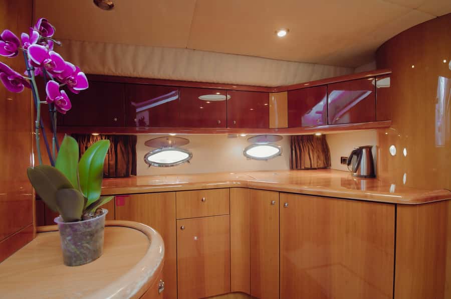 Dubai: Private Boat Cruise from Dubai Marina up to 12 people - Is $140 good value?
