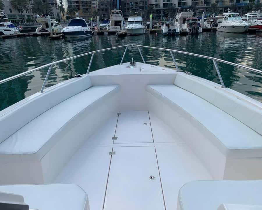 Dubai: Private Boat Cruise from Dubai Marina - Starting at Everest Yacht Charter in Dubai Marina