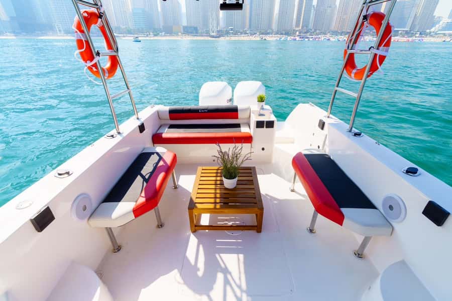 Dubai: Private Coastline Landmarks Mini-Yacht Tour - Key points to know before booking