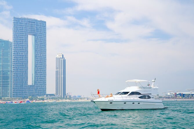 Dubai: Private Luxury Cruise on a Stylish 50ft Yacht - The 50-foot yacht and what the space feels like