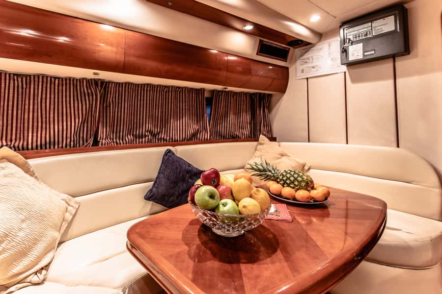 Dubai: Private Luxury Everest Yacht Cruise from Dubai Marina - Daylight, sunset, or evening?