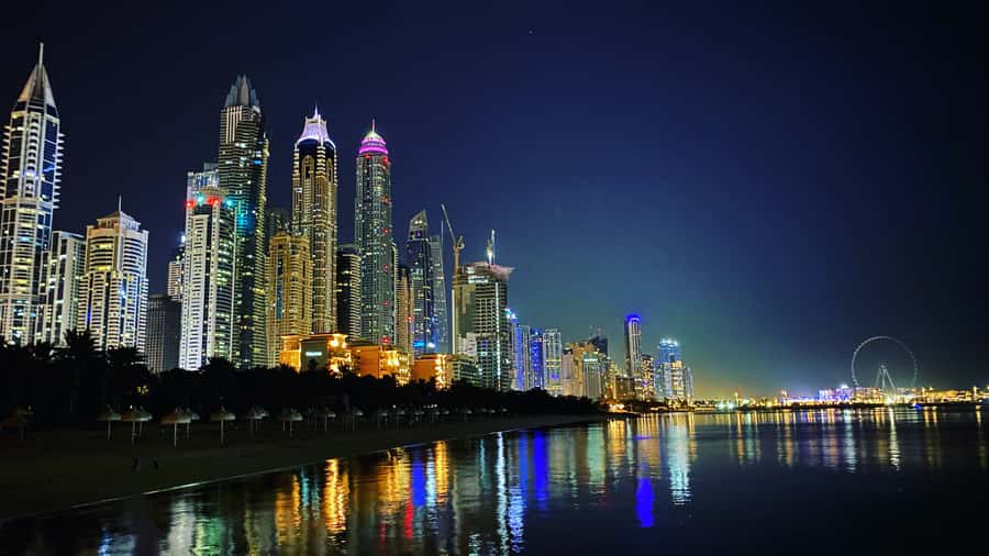 Dubai: Private Luxury Night Boat Tour - What this Dubai night cruise is really about