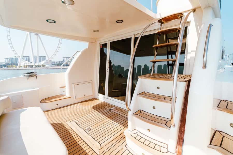 Dubai: Private Luxury Yacht Tour on a 50-Foot Yacht - Key points to know before you book